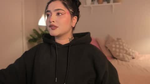   online show from November 4, 5:12 am