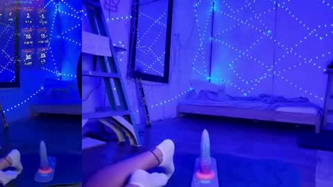 sarahdellisonn online show from May 9, 3:52 am