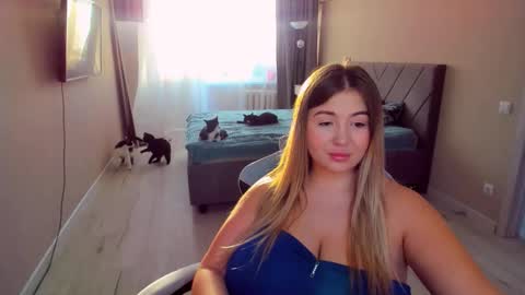 Sarah online show from March 12, 2:20 pm