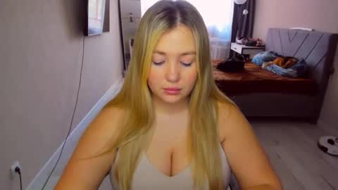 Sarah online show from June 2, 10:49 am