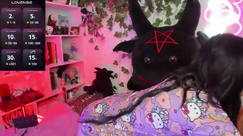 Snapshot of sarahminage_ chatting on October 8, 10:36 pm Sarah NEW ACCOUNT online show from October 8, 10:36 pm