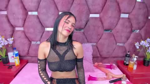 Snapshot of saraloveee_ chatting on September 26, 5:27 am Sarita  online show from September 26, 5:27 am