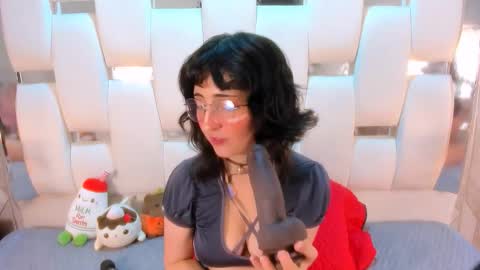 sara  online show from February 14, 5:31 am