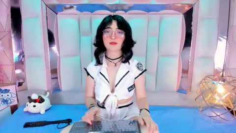 sara  online show from September 20, 6:01 am