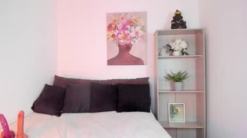 saramilf_69 online show from February 5, 2:20 pm