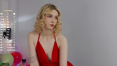 saramist online show from October 18, 1:41 am