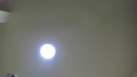 Snapshot of sarasaenz__ chatting on February 24, 11:52 am online show from February 24, 11:52 am