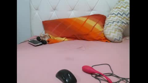 sarasexx33 online show from January 24, 5:53 pm