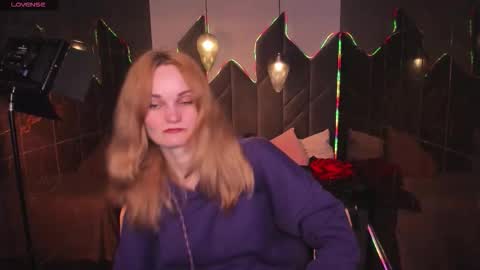 Sara online show from March 24, 1:38 pm