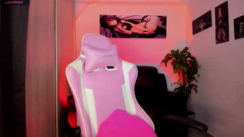 Snapshot of saratukkerr chatting on September 17, 5:27 am saratukkerr online show from September 17, 5:27 am