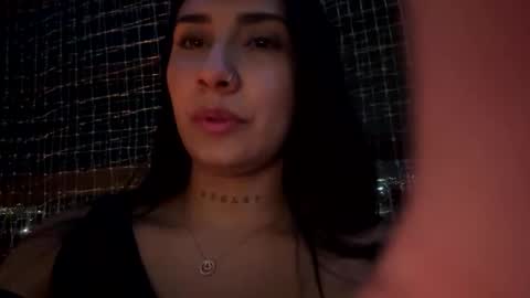 Snapshot of saratukkerr chatting on December 9, 4:01 am saratukkerr online show from December 9, 4:01 am