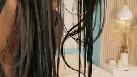 saraycortez online show from March 18, 9:53 pm