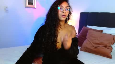 sasha_bowei online show from November 30, 2:49 am