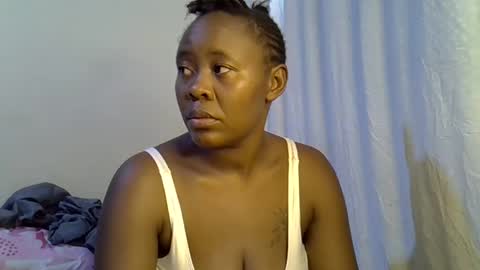 Snapshot of sassy_bella chatting on October 11, 8:30 am sassy_bella online show from October 11, 8:30 am