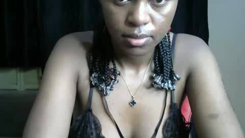 sassy_lyne online show from April 6, 8:15 am