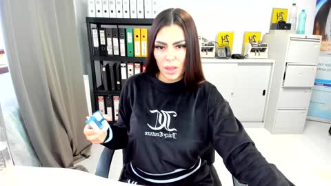 sassytiff online show from November 6, 12:11 pm