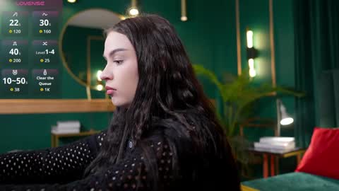   online show from April 7, 6:32 pm