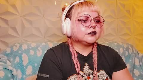 Gina George online show from May 16, 12:02 am