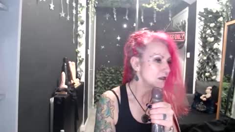 SaucySky online show from March 18, 10:04 pm