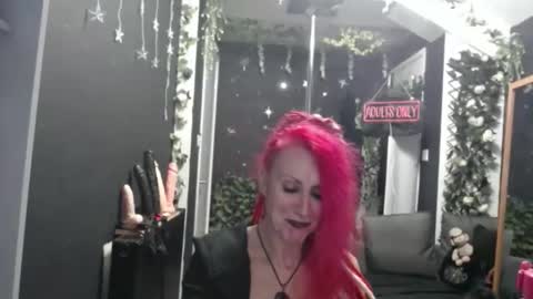 SaucySky online show from February 22, 9:05 pm