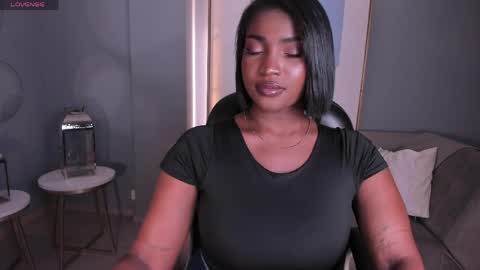 S a v a n n a h  online show from March 29, 11:53 am