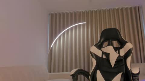 Savannahwildee online show from September 30, 11:38 am