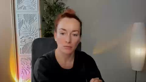 save the qween online show from March 13, 8:04 am