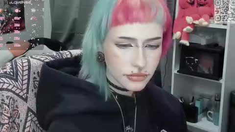 pronoun she. name Mary. age 21. online show from February 18, 12:37 pm