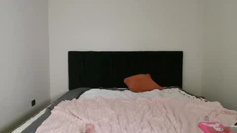 Saya online show from April 14, 3:12 pm