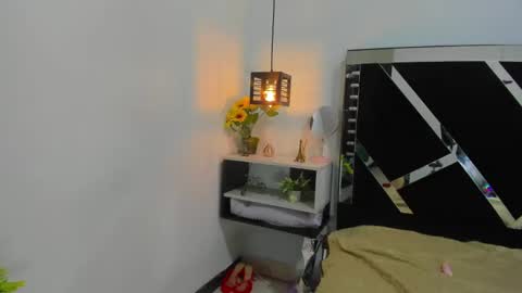 Snapshot of scaarlet_17 chatting on September 9, 9:47 pm scarlet online show from September 9, 9:47 pm