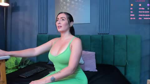 Scarlet Edwars online show from May 28, 6:17 pm