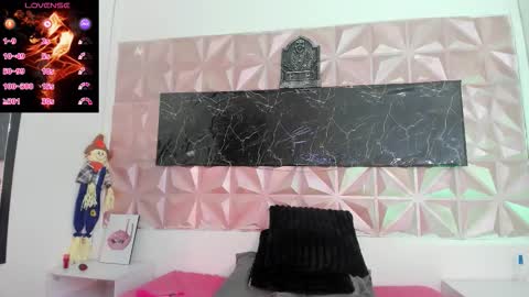 Scarlet  online show from November 14, 7:03 pm