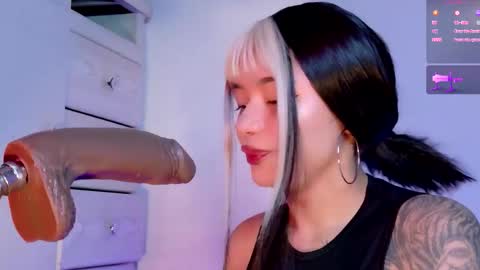 scarlet_gold online show from March 10, 1:31 am