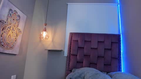 scarlet_vixen_ online show from March 20, 1:05 pm