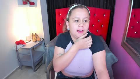 ScarletBigTitties online show from April 7, 11:56 am