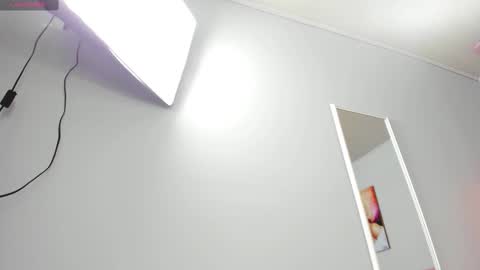 Scarlet  online show from February 17, 4:20 am