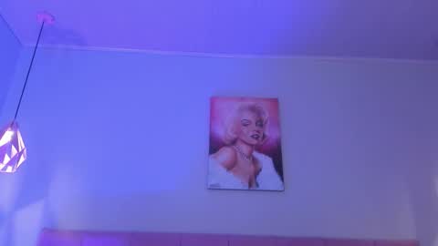 Scarlet  online show from February 6, 5:55 am