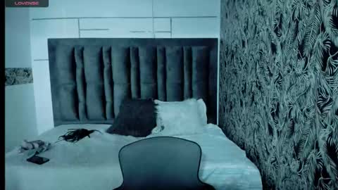 S C A R L E T online show from September 25, 12:04 pm