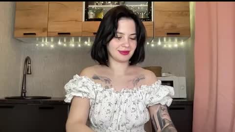 scarletpetal online show from February 2, 1:54 pm