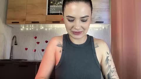 scarletpetal online show from February 27, 9:42 am