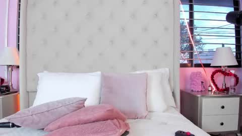 scarlett_leblanc_ online show from February 26, 12:04 pm