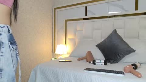Snapshot of scarlett_sm chatting on September 29, 7:19 pm scarlett_sm online show from September 29, 7:19 pm