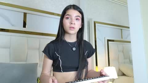 Snapshot of scarlett_sm chatting on September 12, 8:16 pm scarlett_sm online show from September 12, 8:16 pm