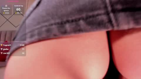 scarlettbusty  online show from May 31, 1:44 am