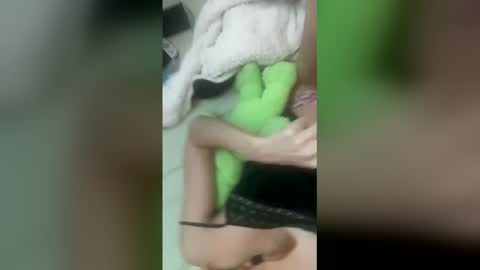 scarletthour online show from March 20, 6:24 pm