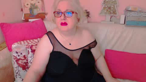 Alice online show from December 10, 7:00 pm