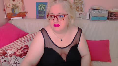 Alice online show from December 19, 7:18 pm