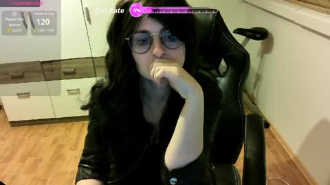 secretmia94 online show from March 31, 7:41 am