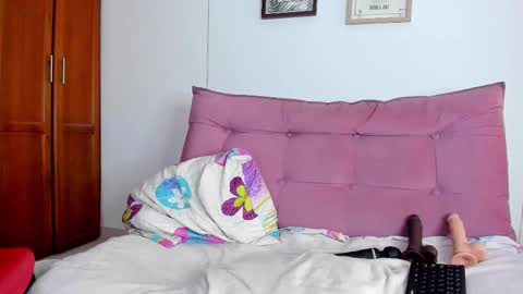 Karen online show from March 25, 3:48 pm