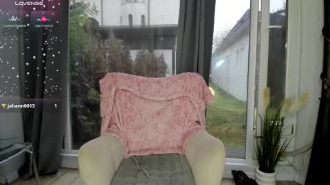 Selena online show from December 22, 7:11 am